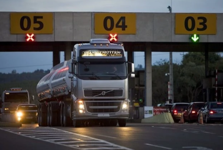 “Pedágio para caminhoneiros será pago exclusivamente de forma eletrônica a partir de hoje
