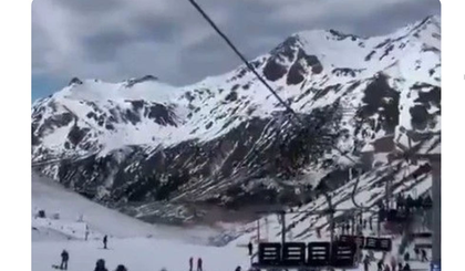 Pelo menos 30 pessoas ficaram feridas após o cabo de um teleférico se romper na Espanha (Foto: reprodução SBT News) Pelo menos 30 pessoas ficaram feridas após o cabo de um teleférico se romper na Espanha (Foto: reprodução SBT News)