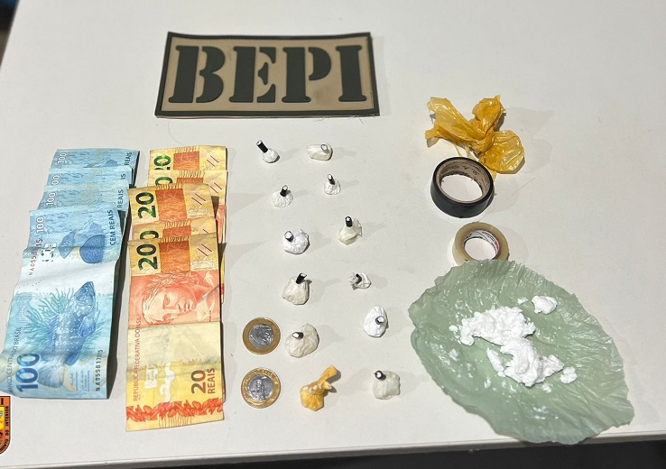 Polícia prende três suspeitos de tráfico com cocaína em Santana do Piauí