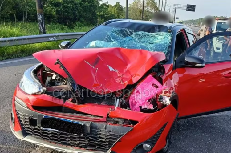 Policial dirige embriagado, dorme ao volante, bate carro e causa morte de jovem.