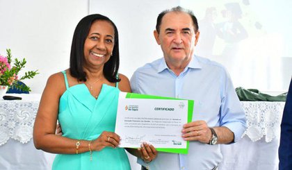 Professores da rede municipal de Floriano recebem certificado da Jornada de Educação Financeira SICREDI (Foto: Divulgação / Prefeitura Municipal de Floriano)