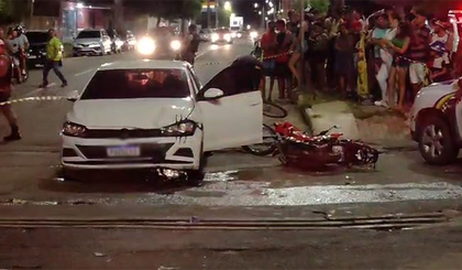 Quatro pessoas foram atropeladas na Avenida Poti, no bairro Santa Maria das Vassouras, zona Norte de Teresina. (Foto: Reprodução/Redes Sociais) Quatro pessoas foram atropeladas na Avenida Poti, no bairro Santa Maria das Vassouras, zona Norte de Teresina. (Foto: Reprodução/Redes Sociais)
