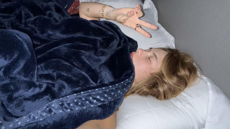 Virginia Fonseca relatou ter passado mal durante toda a madrugada