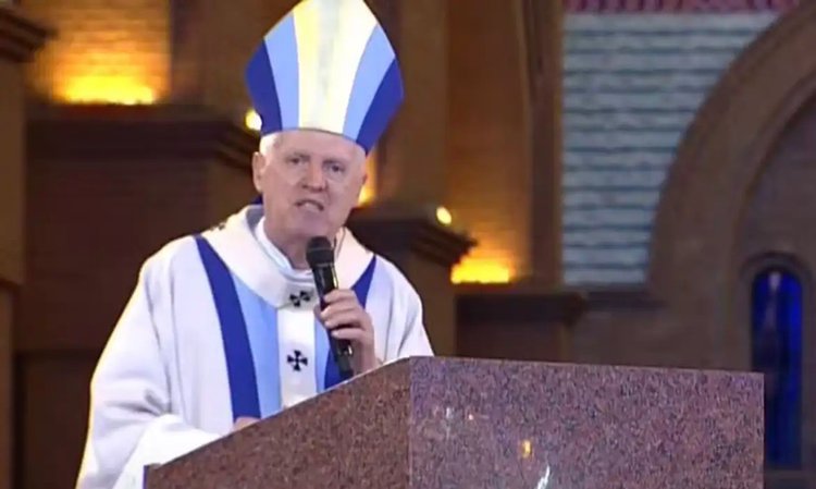 Arcebispo pede leis em favor dos pobres durante missa em Aparecida