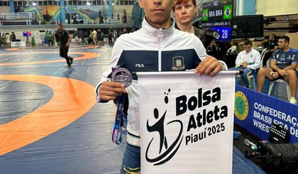 Atleta piauiense Samuel Cardoso conquista prata para o Brasil no Sul-Americano de Wrestling. (Foto: Ascom Secepi) Atleta piauiense Samuel Cardoso conquista prata para o Brasil no Sul-Americano de Wrestling. (Foto: Ascom Secepi)