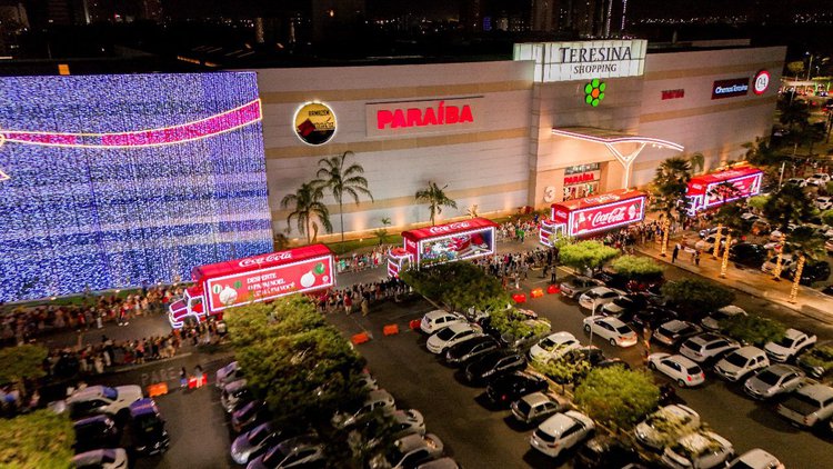 Caravana da Coca-Cola com Papai Noel abre oficialmente o Natal em Teresina neste sábado