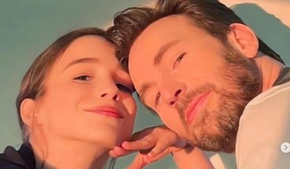Chris Evans e Alba Baptista dão as boas-vindas ao primeiro filho em Massachusetts. (Foto: reproduções) Chris Evans e Alba Baptista dão as boas-vindas ao primeiro filho em Massachusetts. (Foto: reproduções)