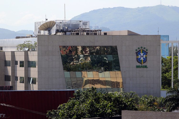 Grupo critica arbitragem e acusa entidade de parcialidade antes de jogo decisivo