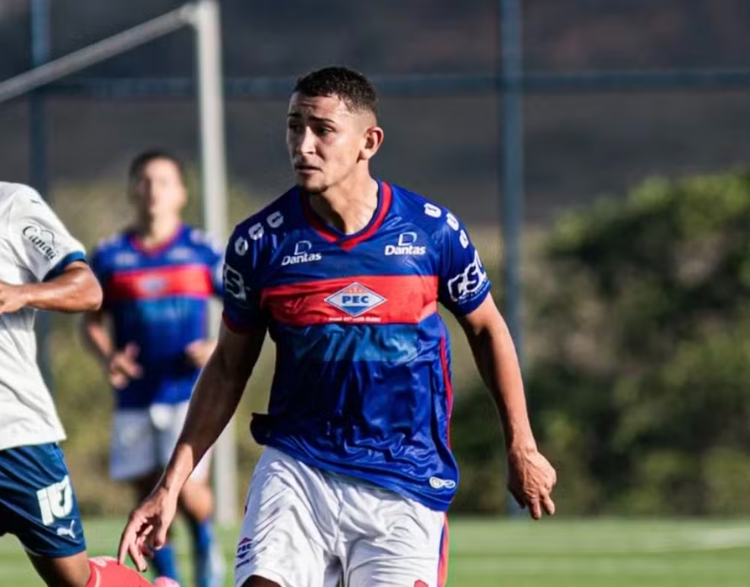 Jogador do sub-20 do Piauí morre em acidente na cidade de Altos.