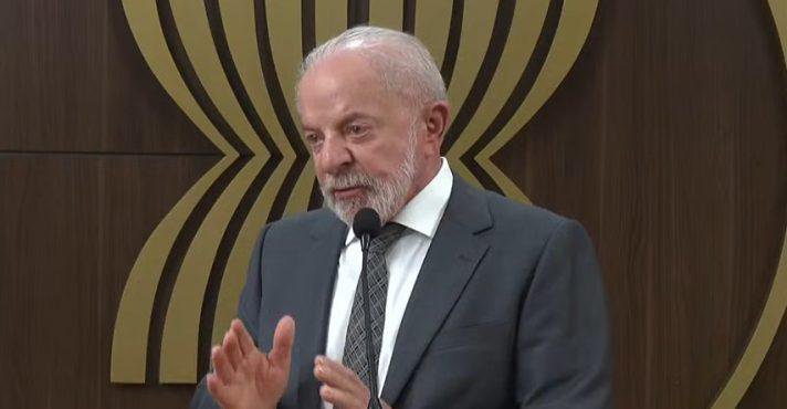 Presidente Lula, durante entrevista na Indonésia nesta sexta-feira (24).