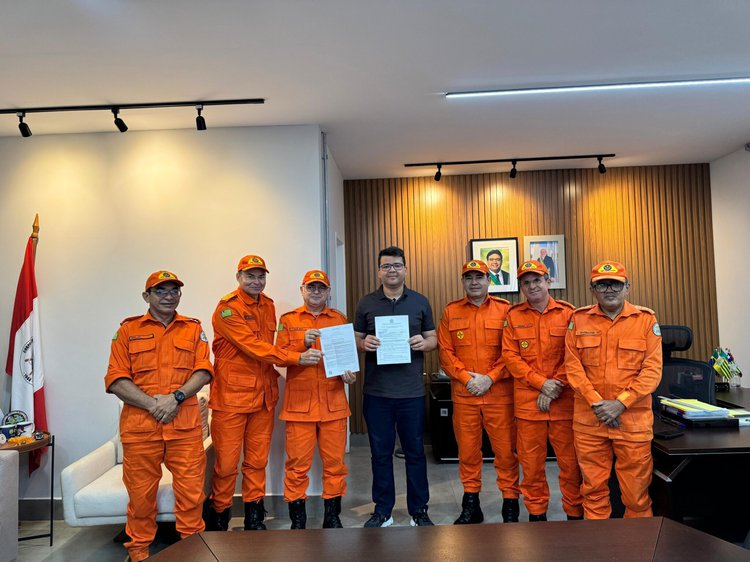 Secretaria de Segurança assina ordem de serviço para primeira unidade do Corpo de Bombeiros em Bom Jesus.
