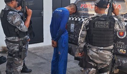 Suspeito de esfaquear homem em jogo de baralho é preso em Teresina (Foto: Polícia Militar) Suspeito de esfaquear homem em jogo de baralho é preso em Teresina (Foto: Polícia Militar)