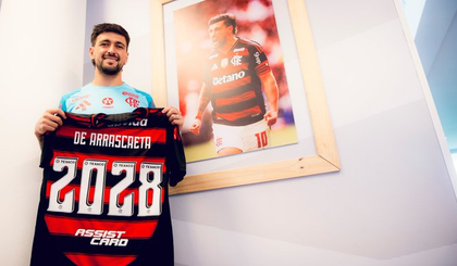 Arrascaeta renova com o Flamengo até 2028 e celebra permanência (Foto: Reprodução) Arrascaeta renova com o Flamengo até 2028 e celebra permanência (Foto: Reprodução)