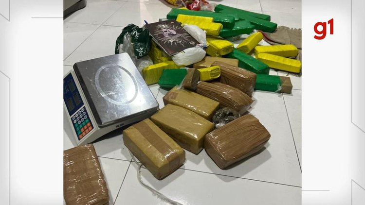 Barbearia usada para tráfico de drogas é descoberta pela polícia.