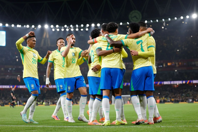 Brasil reencontra o Japão após derrota e busca provar aprendizado e ajustes em campo.