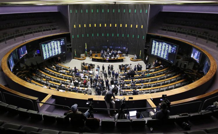Câmara aprova PL antifacção e avança para o Senado.
