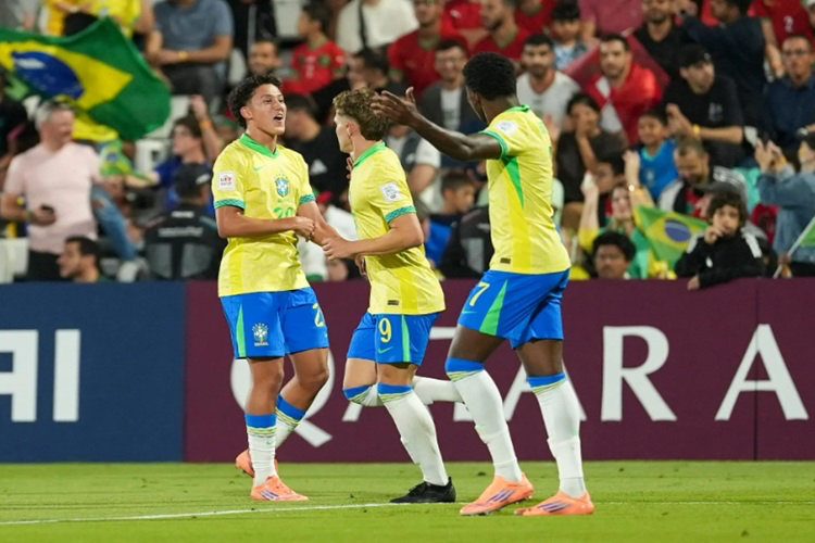 Dell brilha nos acréscimos e garante o Brasil na semifinal contra Portugal