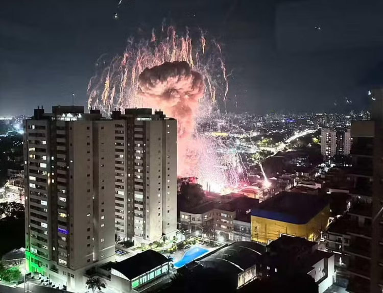 Explosão em depósito de fogos em SP mata homem e fere ao menos dez pessoas.