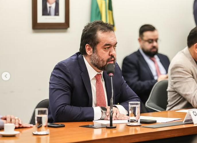 Governador Cláudio Castro anuncia novas operações policiais no Rio de Janeiro.