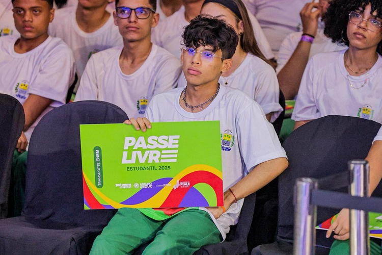 Governo do Piauí garante transporte gratuito para 23 mil estudantes no Enem 2025 com o Passe-Livre Seduc.