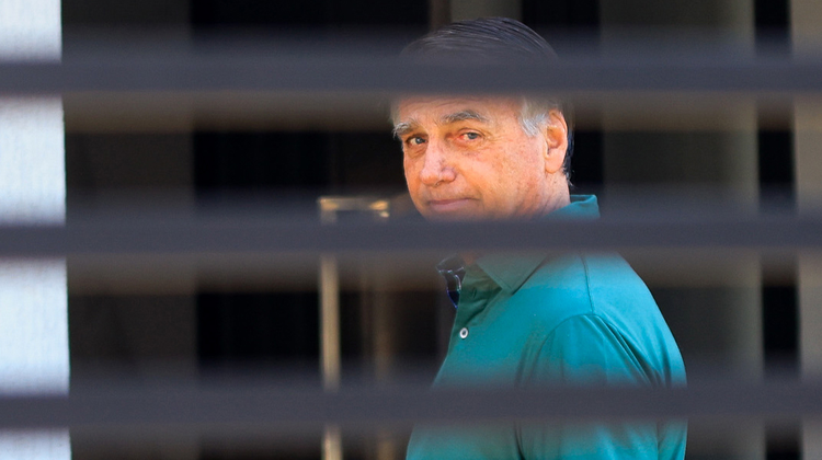 PF prende Bolsonaro por ordem de Moraes em nova fase do caso do golpe