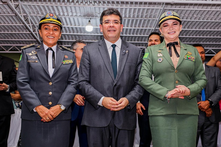 Rafael Fonteles promove 347 policiais, alcançando mais de 4 mil promoções na PM em três anos de gestão.
