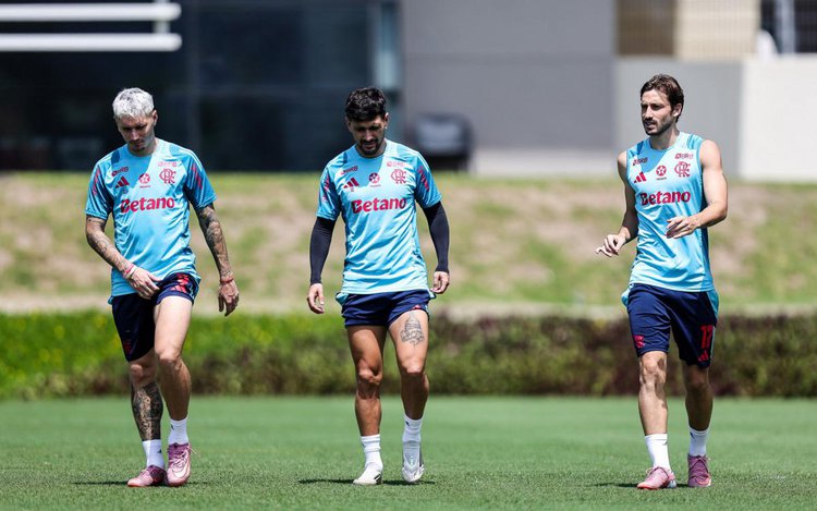 Varela, Arrascaeta e Viña foram convocados pela Seleção Uruguaia.