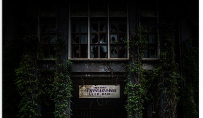 A falência da funerária (Foto: Gerado por IA)