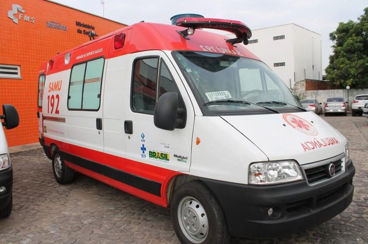 Ambulância do Samu de Teresina, que fez socorro ao paciente.