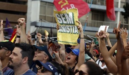 Atos nacionais criticam PL que reduz penas por tentativa de golpe (Foto: Reprodução) Atos nacionais criticam PL que reduz penas por tentativa de golpe (Foto: Reprodução)