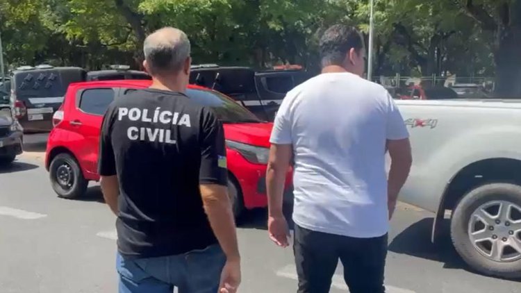 Homem é detido por ameaçar ex após receber notificação judicial.