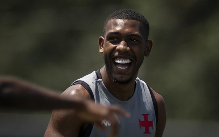 Na atual temporada, Rayan tem sido um dos principais nomes do Vasco, com impressionantes 20 gols e uma assistência em 54 partidas, sendo 49 delas como titular.
