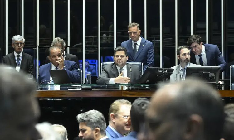 Plenário do Senado Federal durante sessão deliberativa ordinária.
