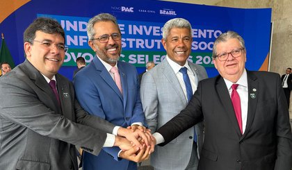Rafael Fonteles ao lado dos governadores Elmano de Freitas da Costa (Ceará), Jerônimo Rodrigues (Bahia) e João Azevêdo Lins (Paraíba). (Foto: Juliana Oliveira) Rafael Fonteles ao lado dos governadores Elmano de Freitas da Costa (Ceará), Jerônimo Rodrigues (Bahia) e João Azevêdo Lins (Paraíba). (Foto: Juliana Oliveira)