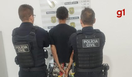 Suspeito armado, que aterrorizou família, é detido pela polícia. (Foto: Divulgação/Polícia Civil do Piauí) Suspeito armado, que aterrorizou família, é detido pela polícia. (Foto: Divulgação/Polícia Civil do Piauí)