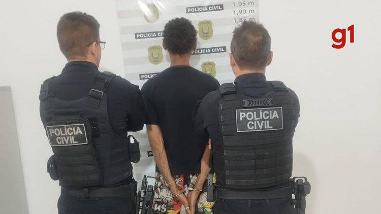 Suspeito armado, que aterrorizou família, é detido pela polícia.