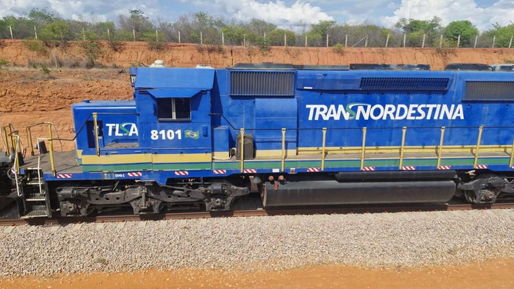 Transnordestina realiza teste inaugural entre Piauí e Ceará.
