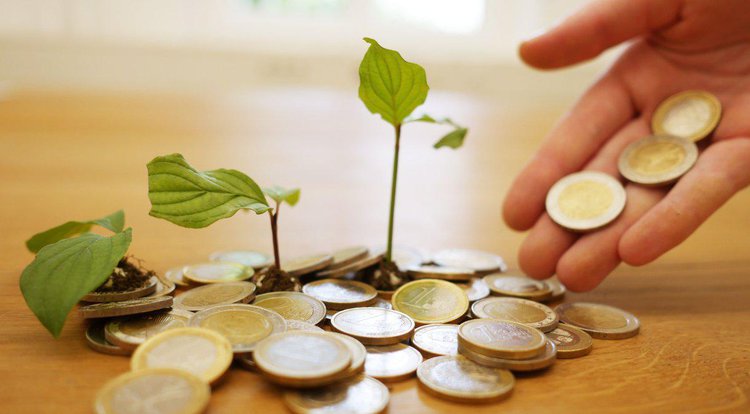 A melhor opção estaria nos CDBs de bancos médios, considerando uma remuneração de 110% do CDI