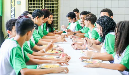 A merenda escolar é a principal refeição de muitos alunos. (Foto: Reprodução/Governo do Piauí) A merenda escolar é a principal refeição de muitos alunos. (Foto: Reprodução/Governo do Piauí)