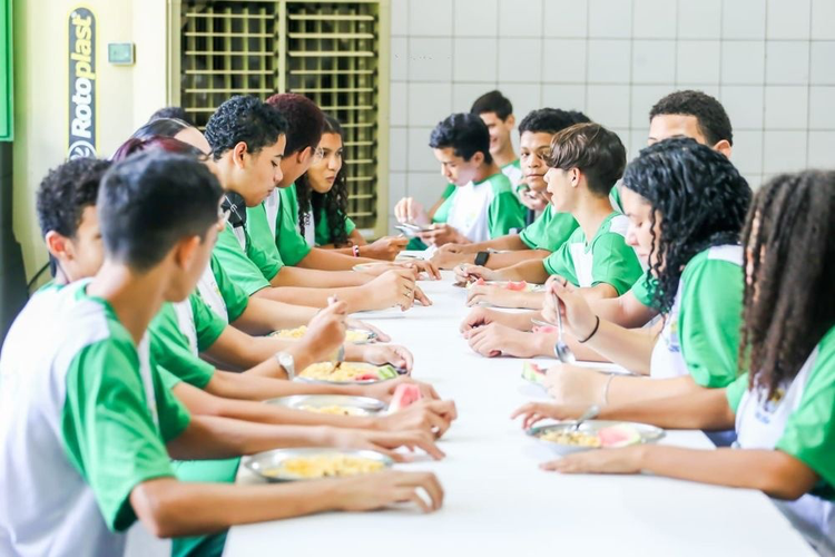 A merenda escolar é a principal refeição de muitos alunos.