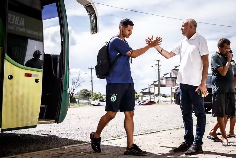 Altos viajará mais de 10 mil km para jogos de três competições diferentes.
