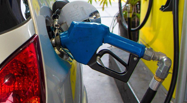 Área de distribuição e revenda, citada pelo presidente Lula, tem um peso de 17,6% no valor da gasolina