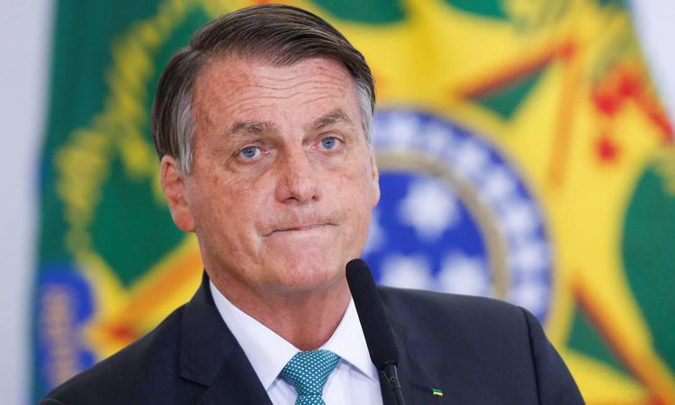 Bolsonaro diz que delação de Mauro Cid é “fantasiosa” e nega tentativa de golpe