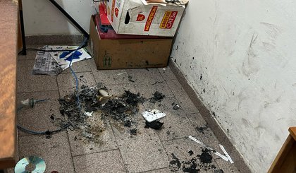 Criminosos invadem sede do Sintetro em Teresina e causam grandes prejuízos. (Foto: Reprodução) Criminosos invadem sede do Sintetro em Teresina e causam grandes prejuízos. (Foto: Reprodução)