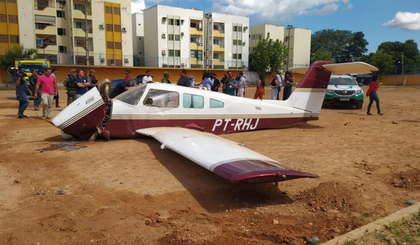 De acordo com o Cenipa, o excesso de peso e o deslocamento do centro de gravidade foram as principais causas do pouso forçado da aeronave. (Foto: Andrê Nascimento/g1) De acordo com o Cenipa, o excesso de peso e o deslocamento do centro de gravidade foram as principais causas do pouso forçado da aeronave. (Foto: Andrê Nascimento/g1)