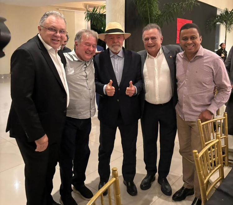 Deputados do PT-PI e Lula discutem pautas como IR e regulação online
