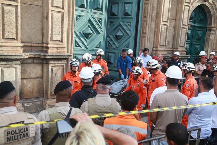 Desabamento em igreja no Pelourinho causa uma morte e deixa cinco feridos