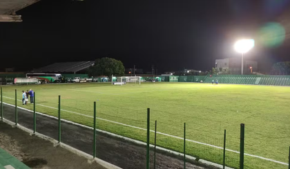 Estádio Pedro Alelaf, em Parnaíba. (Foto: Felipe Cruz)