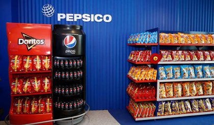 Expositor da Pepsi, com latas de Pepsi, biscoito Doritos, Cheetos e Ruffles (Foto: Divulgação / Pepsi) Expositor da Pepsi, com latas de Pepsi, biscoito Doritos, Cheetos e Ruffles (Foto: Divulgação / Pepsi)
