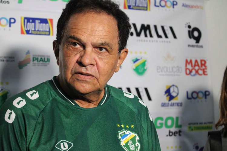 Francisco Diá, técnico do Altos